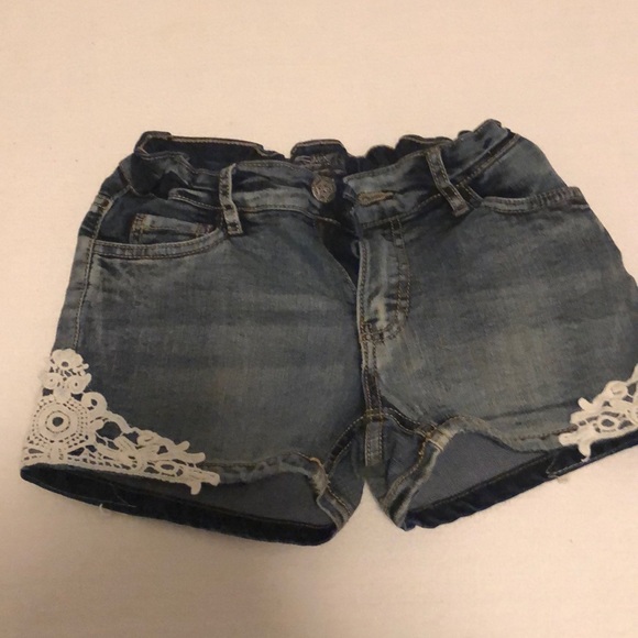 Girls jean shorts with white fabric on the sides - Picture 1 of 1